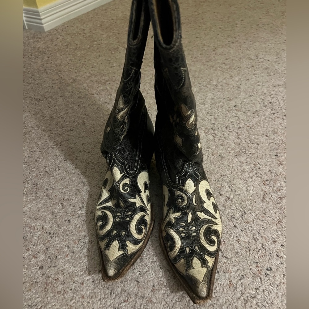 Corral cowboy boots